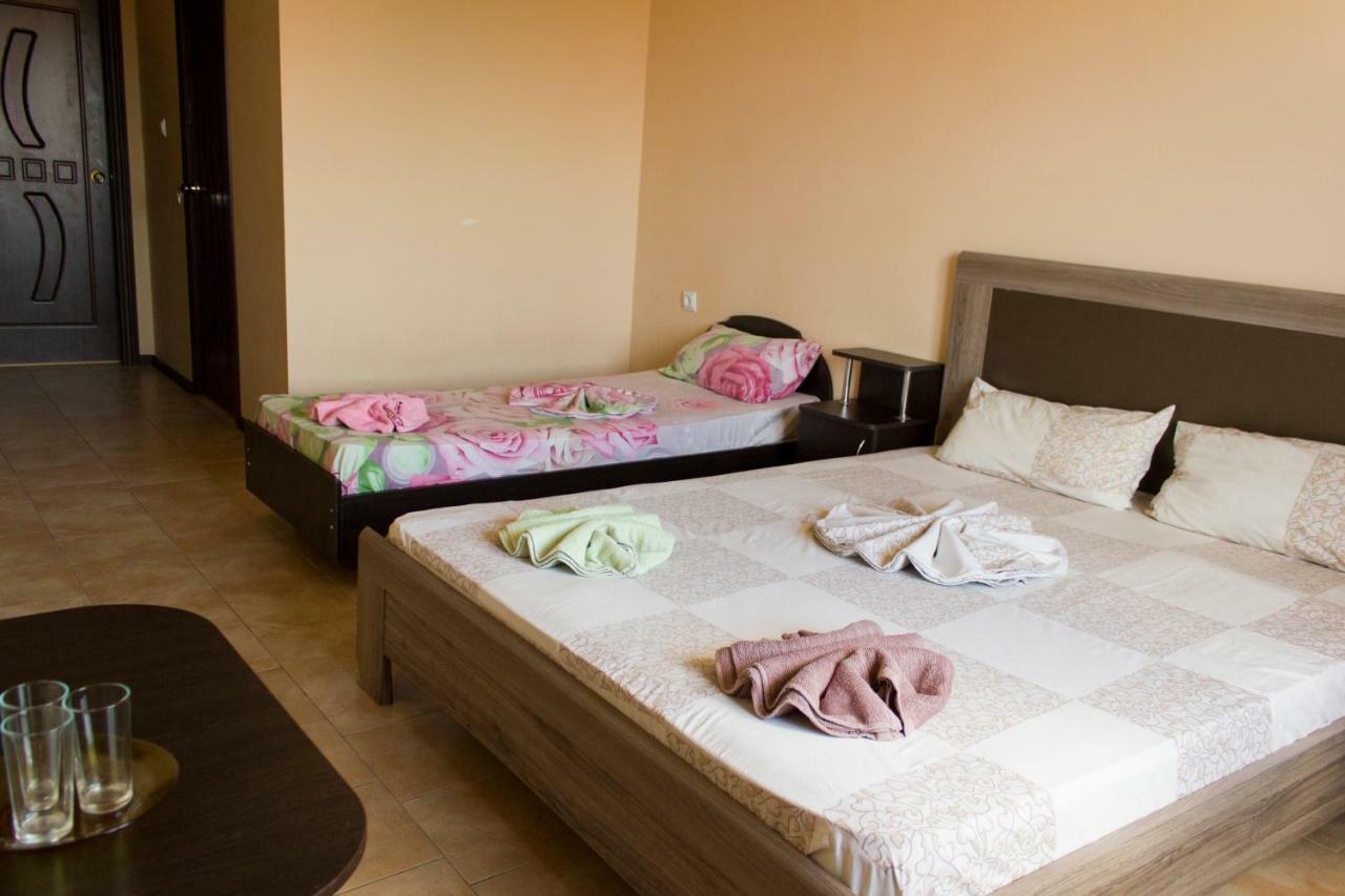 Sun Joy Hotel Sanzhiyka Exterior photo