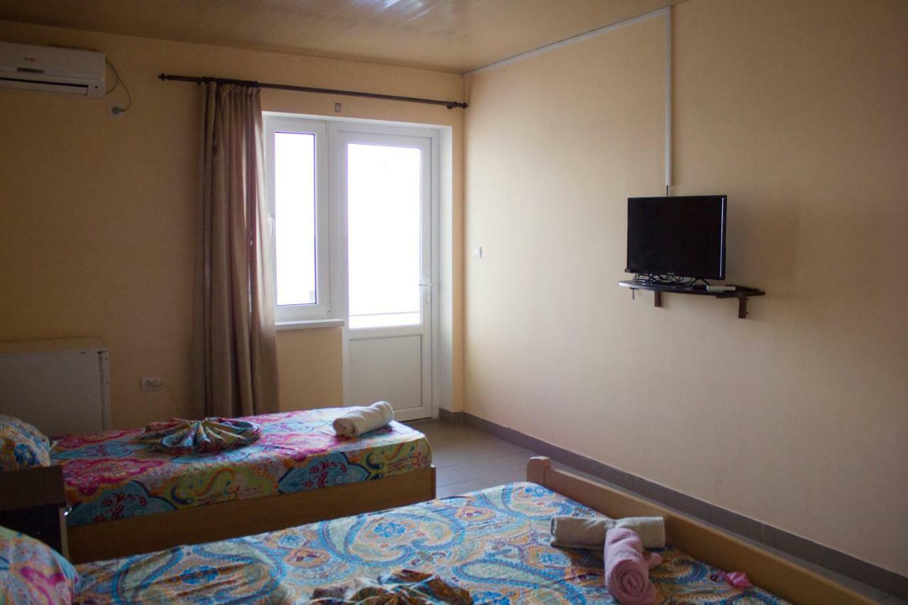 Sun Joy Hotel Sanzhiyka Exterior photo