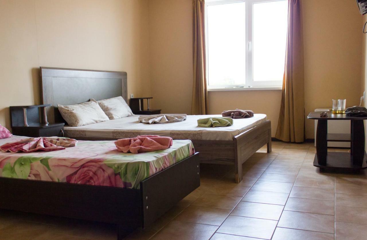 Sun Joy Hotel Sanzhiyka Exterior photo