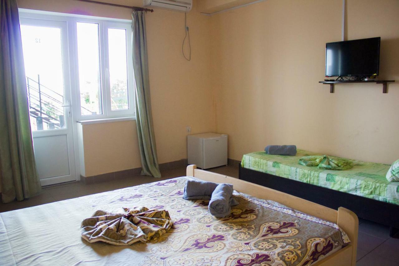 Sun Joy Hotel Sanzhiyka Exterior photo